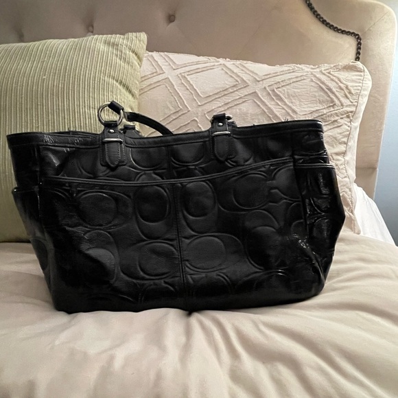 Coach black patent leather logo purse - Picture 9 of 10